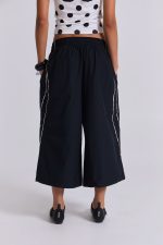 Black Vapor 3/4 Shorts - Image 5