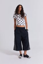 Black Vapor 3/4 Shorts - Image 15
